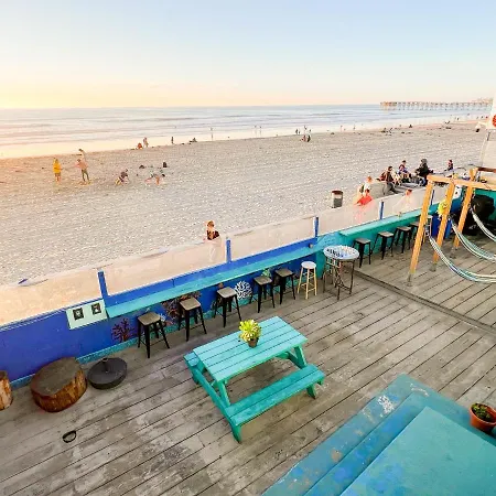 ITH Beach Bungalow Surf Hostel San Diego